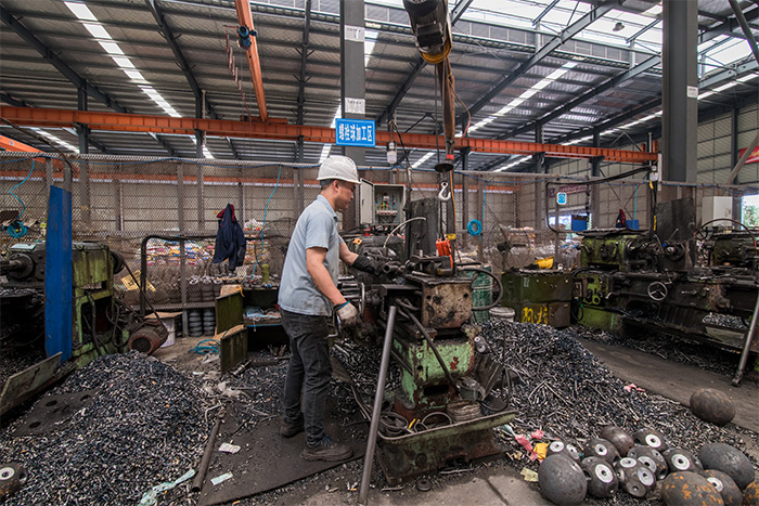 深州网架配件-螺栓球加工车间